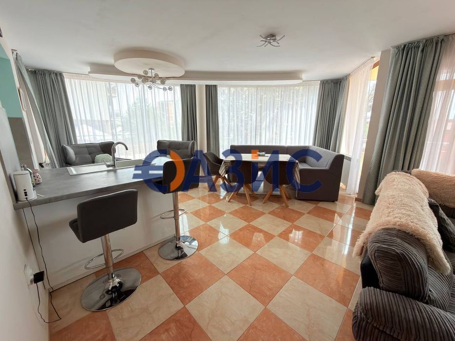 Апартамент с 3 спални в жилищна сграда, Свети Влас, България, 146 кв.