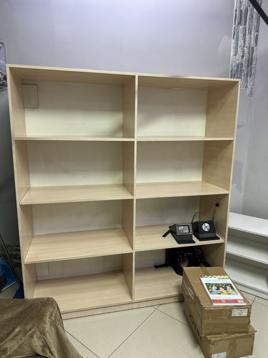 Шкаф полка-витрина