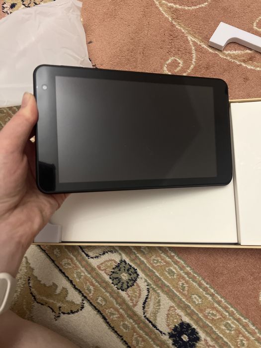 ПЛАНШЕТ абсолютно новый