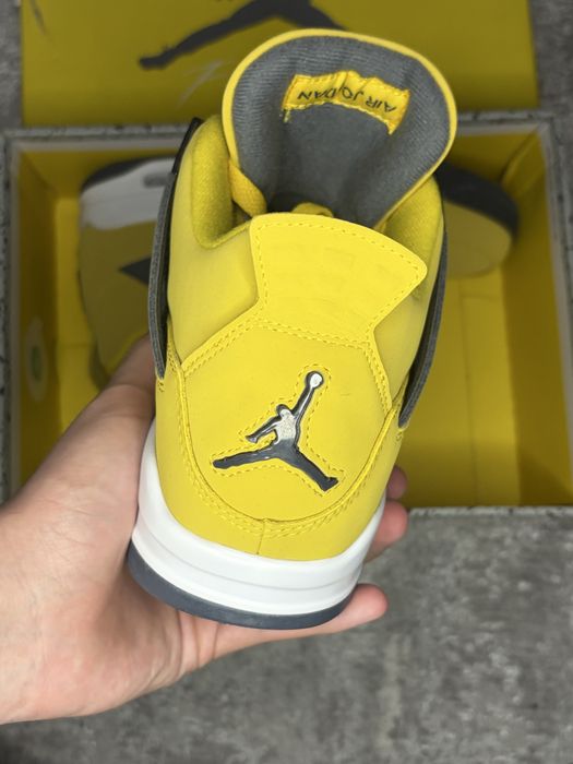 Jordan 4 Retro Lightning