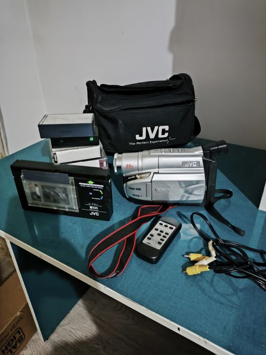 Видео камера jvc