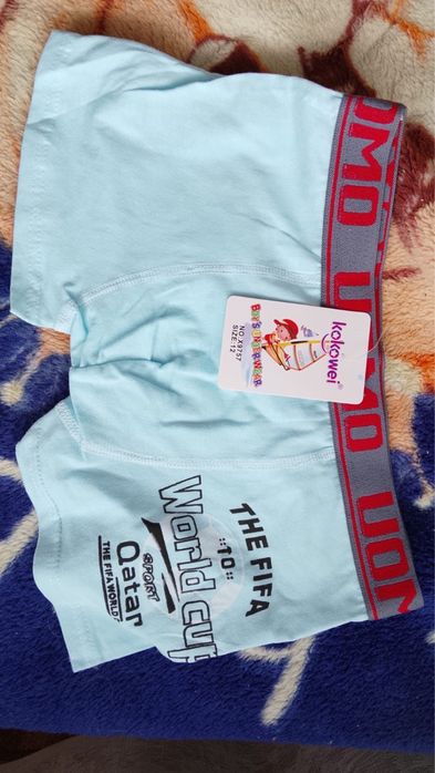 Продам кроссовки детские новые