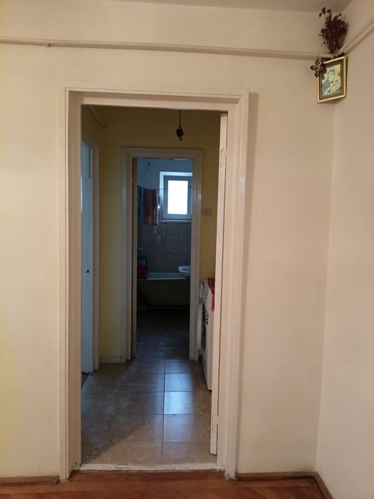 Cascada 54mp bucatarie mare 2 balcoane geam la baie