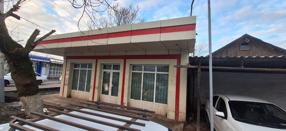 Sirdaryo shaharda 85kvm 2 xonalik dokon sotiladi