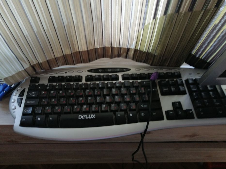 Монитор Xerox модел xm3-19w, клавиатура и мишка