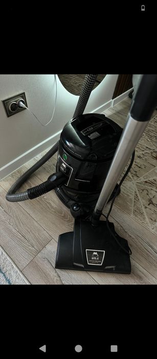 Продается пылесос Хайла