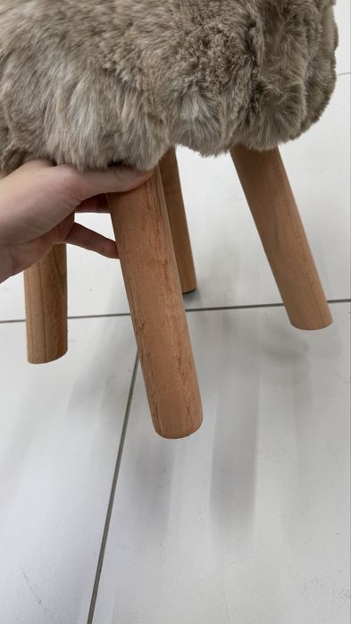 Taburet din blana artificiala