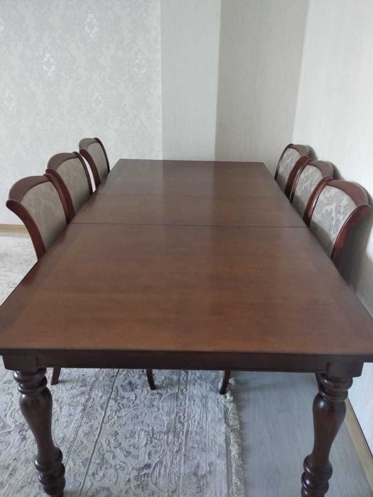 Стол со стульями