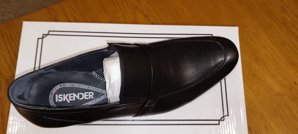 Мужской обувь 41 раз.Турецскийй  Фирмы  Iskender