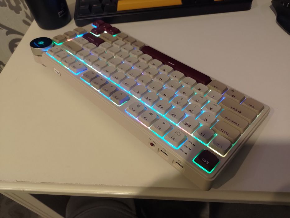 Tastatura mecanica RGB