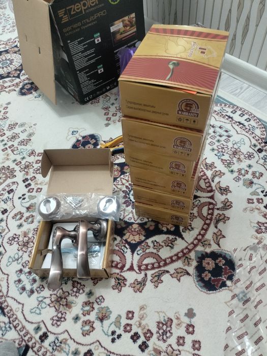 Продается Дверные ручки