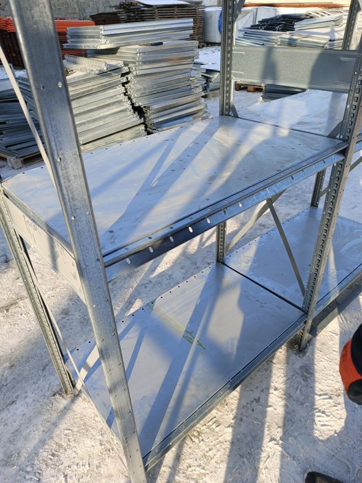 Rafturi metalice pentru depozitare manuala și arhiva