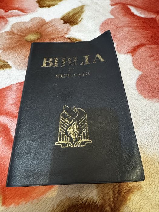 Biblia cu explicatii 1998