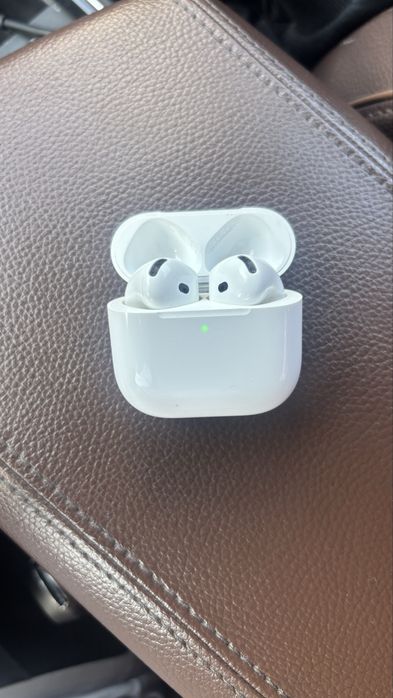 Срочно продам Air Pods 4
