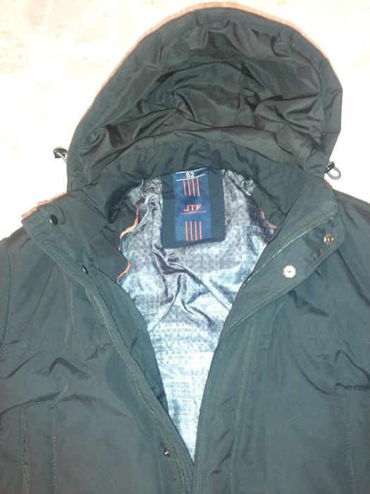 Продам куртку новую