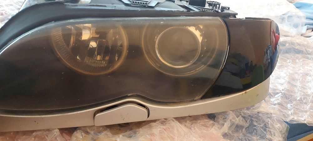 Продавам фарове за е46