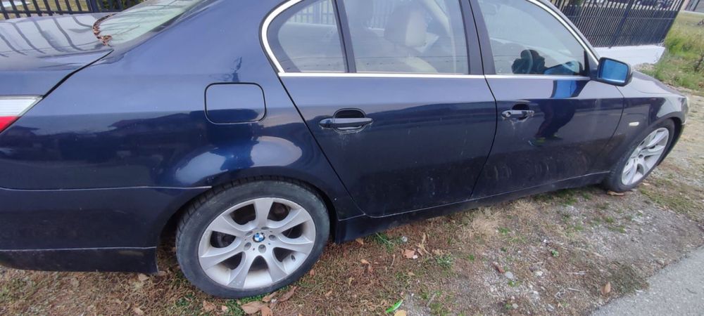 Dezmembrez bmw e60 520i