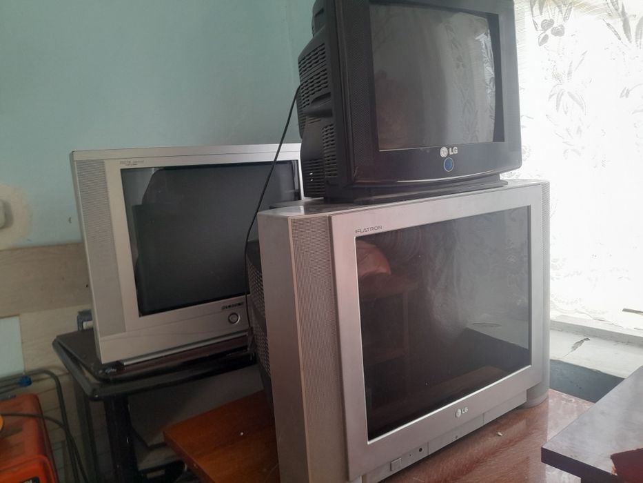 Телевизоры 3 штуки