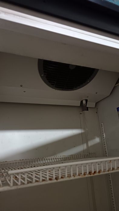 Холодильник витирина