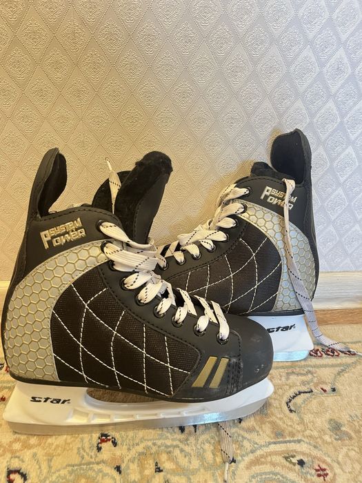 Коньки 37 и 41 размер, ақ қара