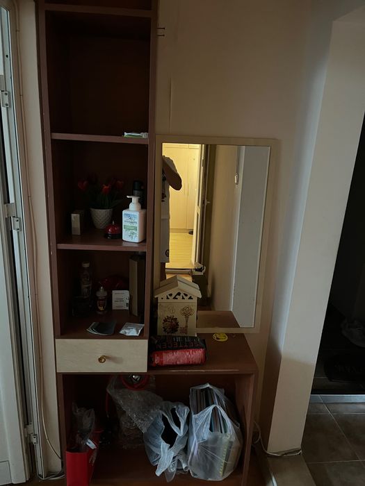 Стари мебели - шкафове и маси.