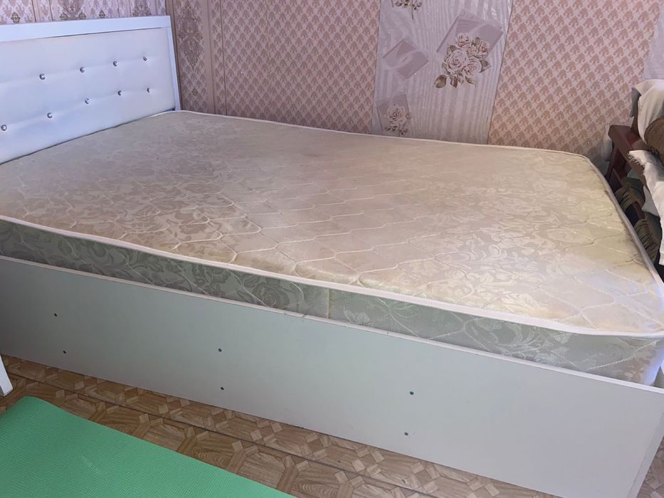 Продам кровать новую