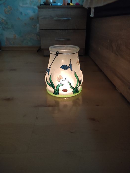 Закачащ се свещник за чаени свещи