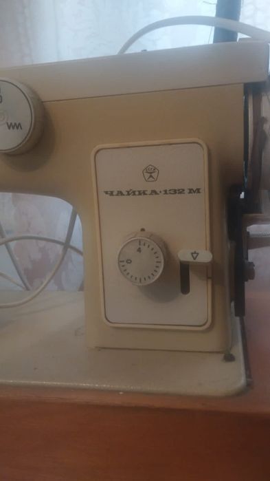 Продам швейную машинку