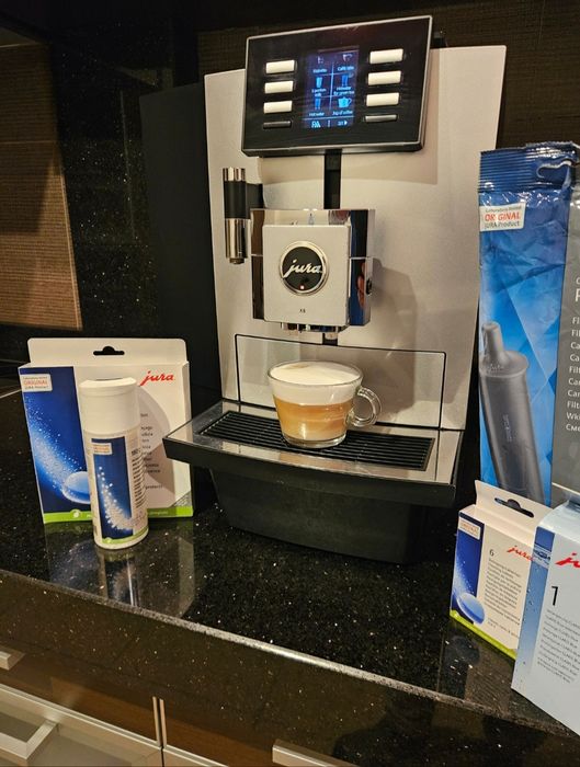 Autoat de cafea profesional Jura X8 ( 17747 bauturi prep]