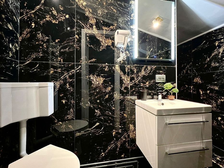 Apartament cu Jacuzzi Xxl Privat -  Pat Super King - Ultra-Central