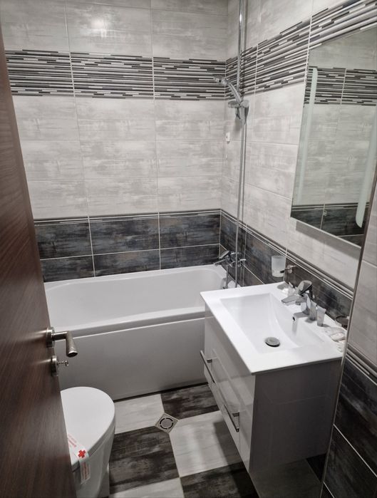 Продава хотел в гр. Павел баня