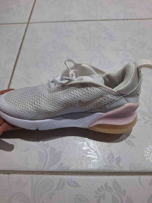 Детски маратонки nike air max 270