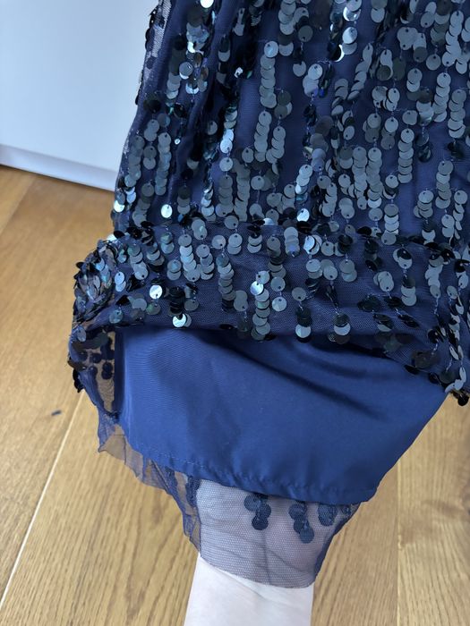 Rochita eleganta cu paiete 134 (9 ani) H&M