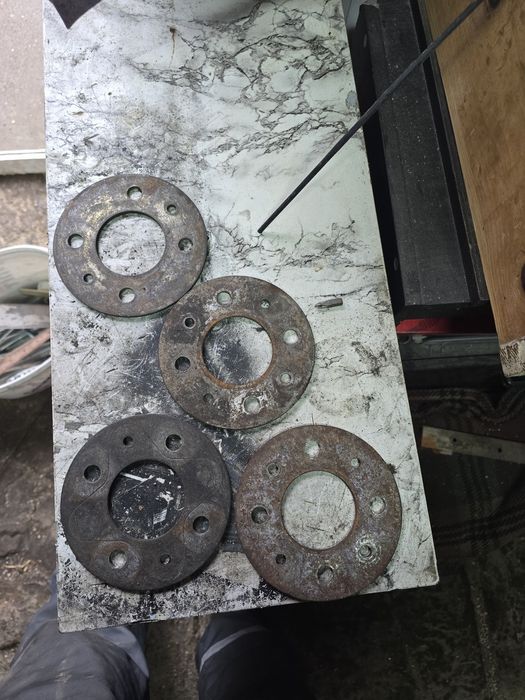 Фланци 4×100 на 5мм.