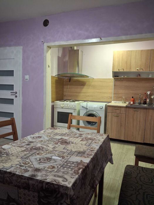 Дава се под наем Етаж от къща в Перник, Клепало - 90 кв.м за 298.86 € - Снимка #1