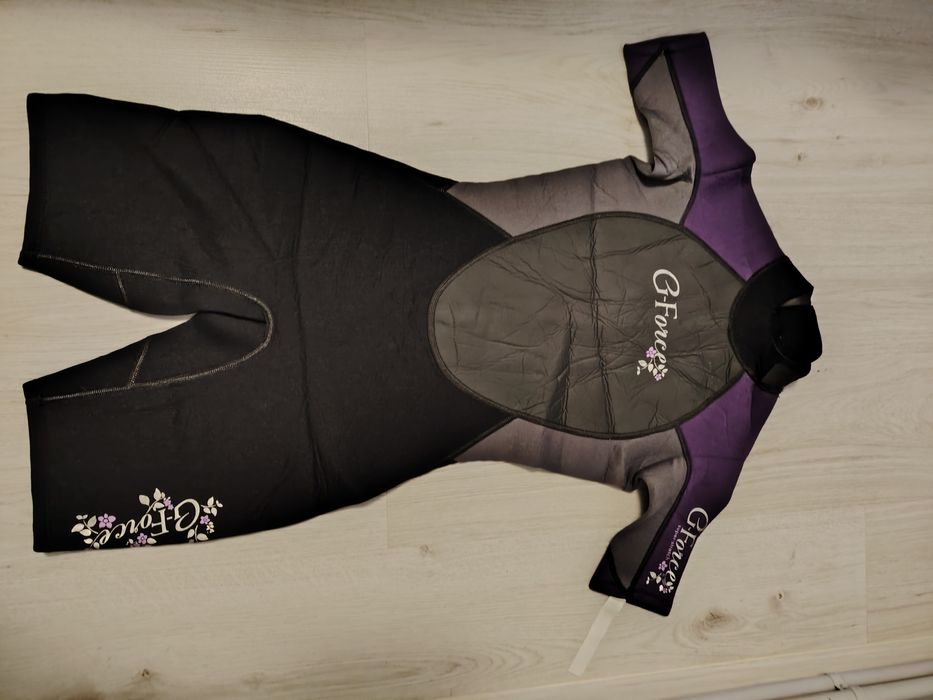 Неопренов костюм С и М размер