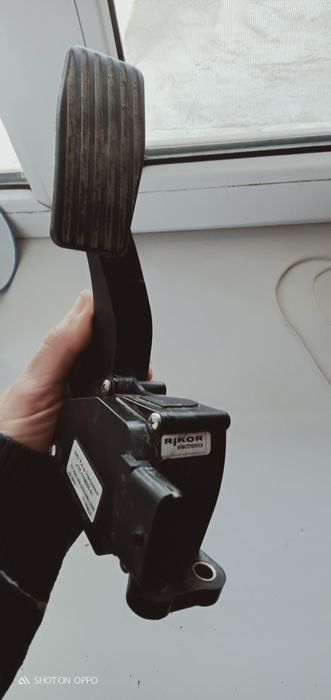 Электронная педаль газа