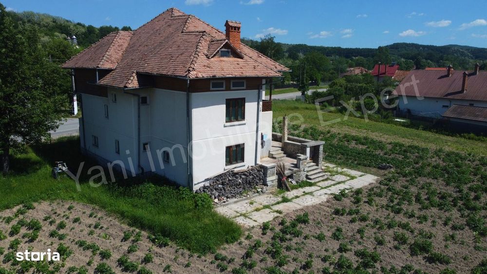 Casă de vânzare în comuna Șuici, județ Argeș.