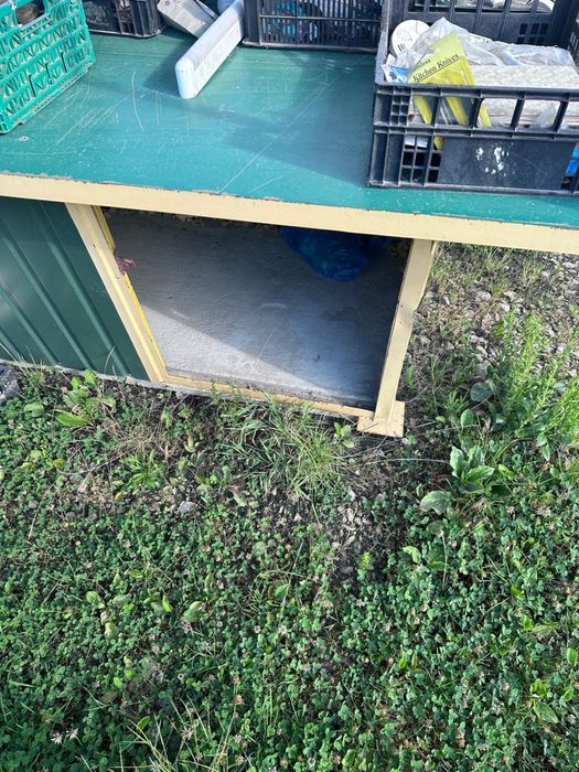 Masa taraba acoperita cu loc de depozitare !!