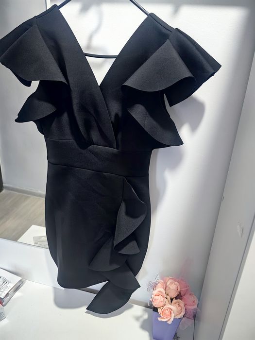 Черна къса рокля