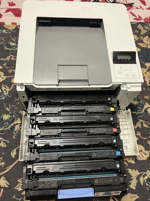 Продаю цветной принтер