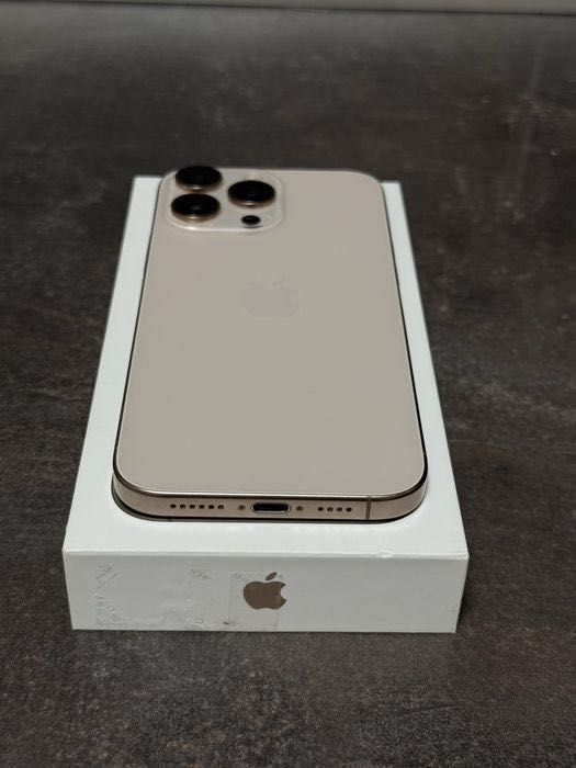 Apple iPhone 16 Pro , Desert , Като Нов, 1г. ГАРАНЦИЯ!