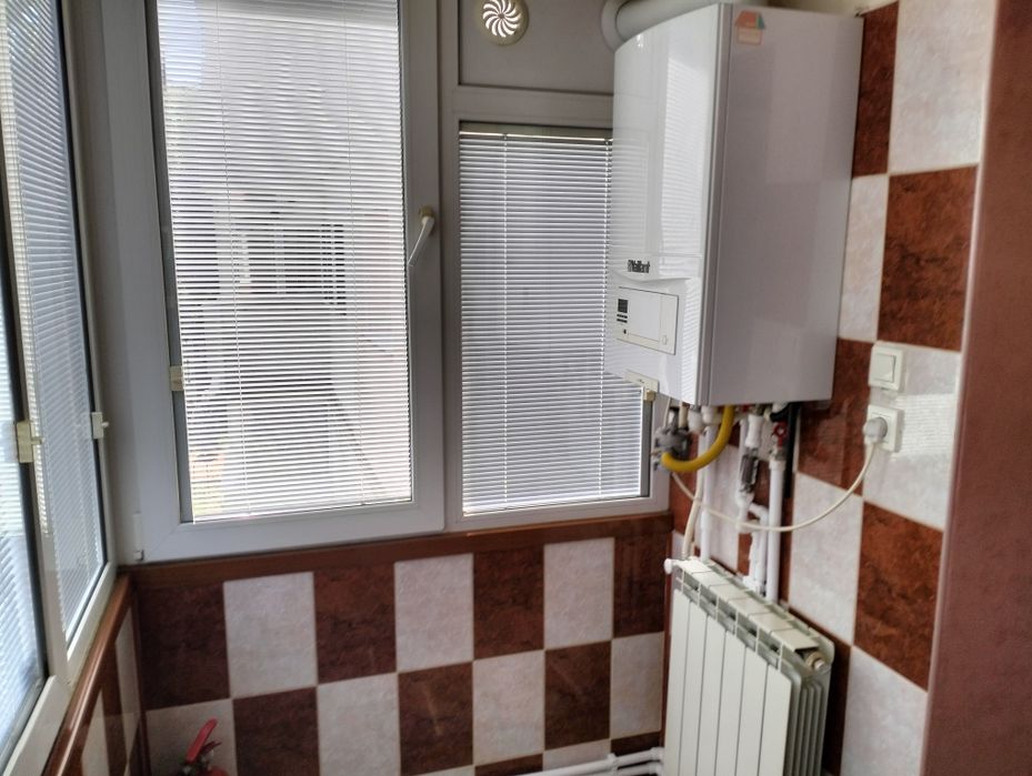 Vând apartament 3 camere (Obcini, Suceava)
