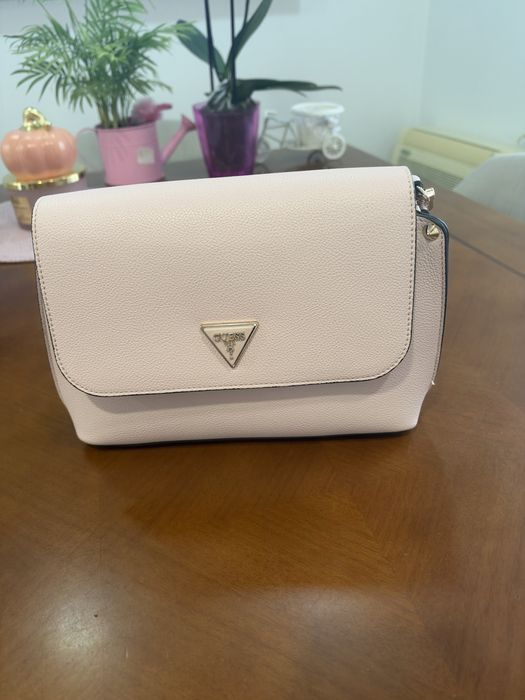 Дамска чанта Guess