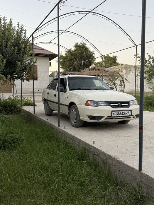 Tez sotiladi metalkadan qaymoqqa sepilgan