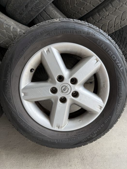 Оригинални джанти за Nissan 16 цола 5x114.3 с гуми