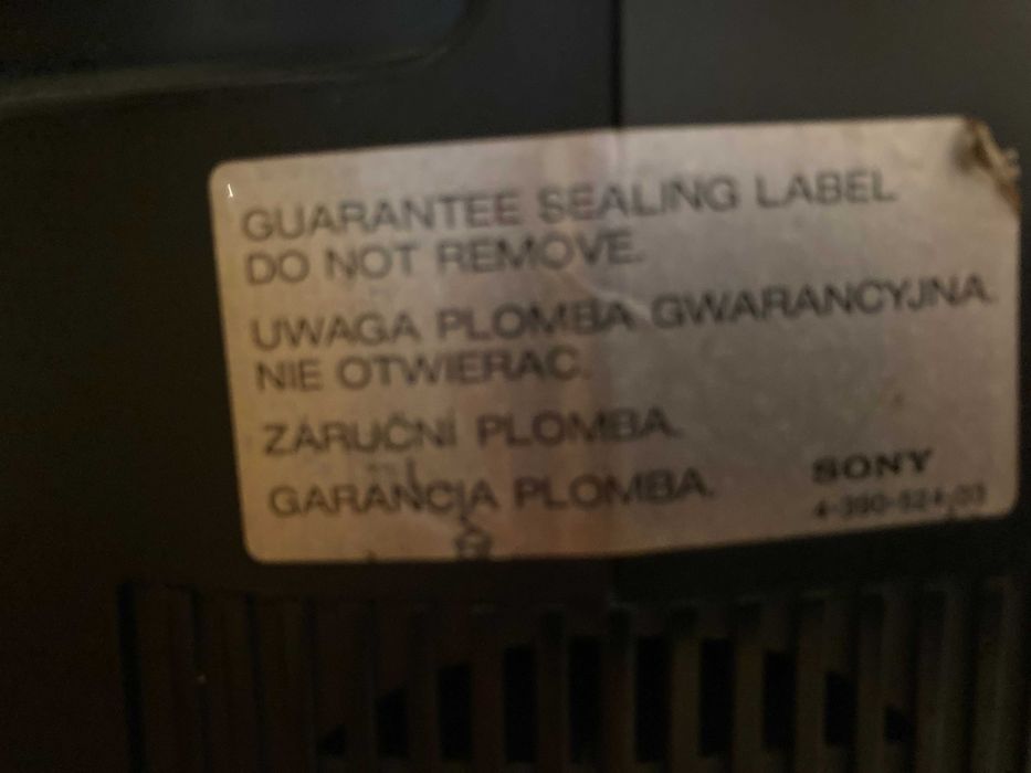 Два телевизора: SONY, HITACHI