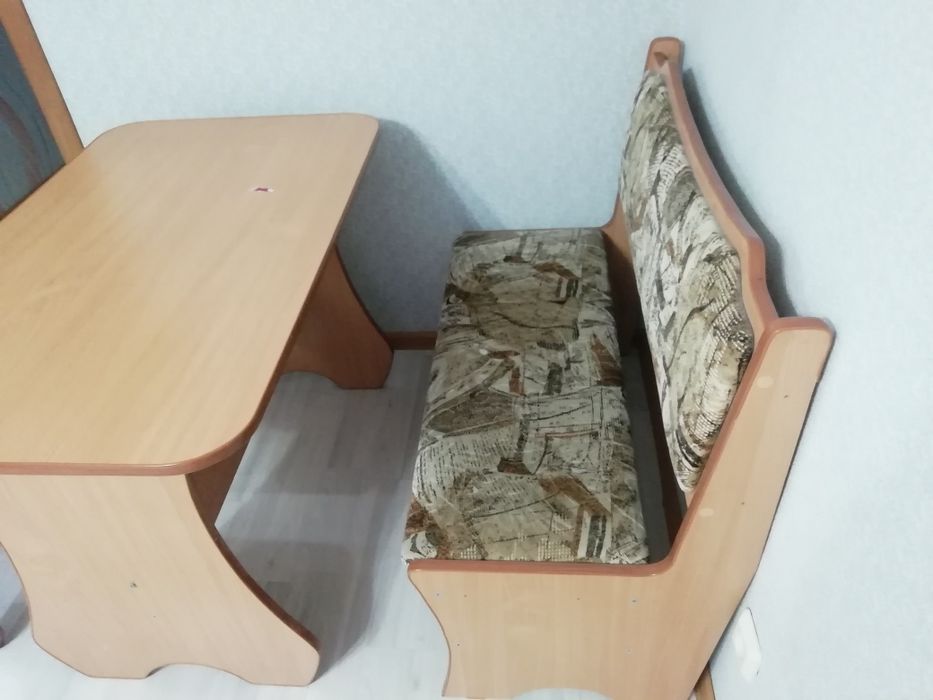 Продам стол стулья