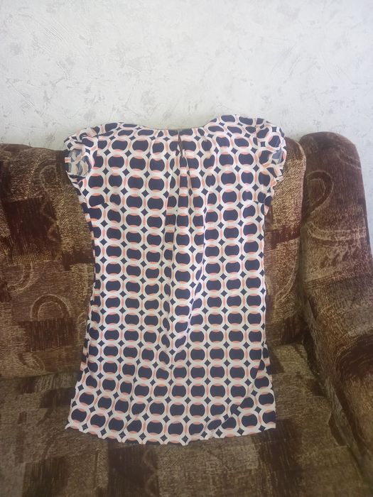 Продам платья на девушку 38 размер