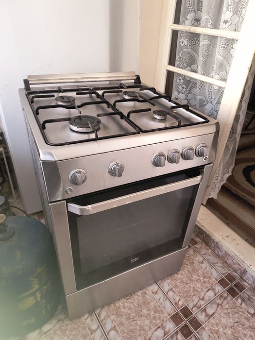 Aragaz inox Beko și butelie
